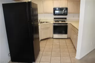 Photo #4: 2470297 Listing 