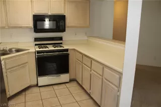 Photo #5: 2470297 Listing 