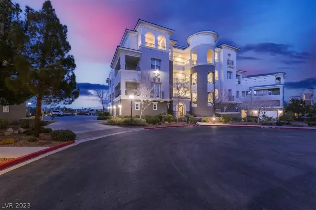 MLS: 2470330 Condo For Sale