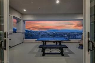 Photo #6: 2470330 Listing 