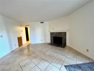 Photo #4: 2470334 Listing 