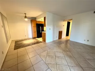 Photo #5: 2470334 Listing 