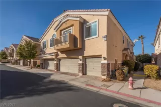 Photo #1: 2470339 Listing