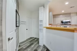 Photo #3: 2470347 Listing 