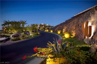 Photo #1: 2470353 Listing 