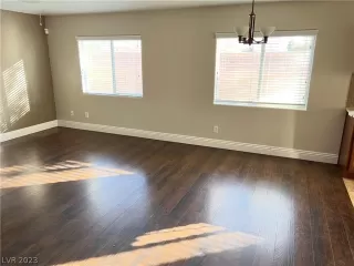 Photo #5: 2470370 Listing 