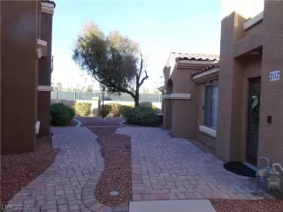 Photo #2: 2470377 Listing 