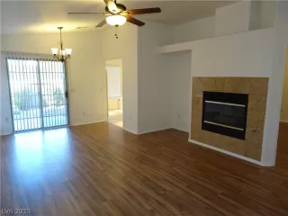 Photo #4: 2470377 Listing 