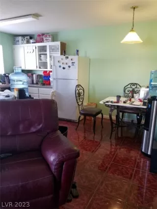 Photo #4: 2470386 Listing