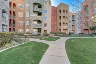 Photo #1: 2471397 Listing