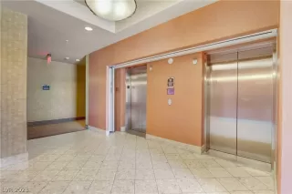 Photo #6: 2471397 Listing