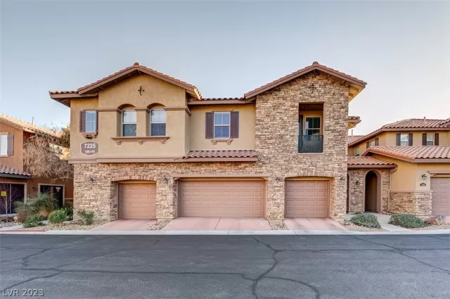 MLS: 2471400 Condo For Sale