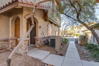 Photo #3: 2471400 Listing 