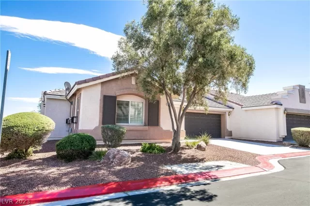 MLS: 2471418 Condo For Sale