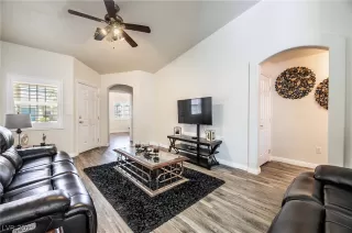 Photo #1: 2471418 Listing 