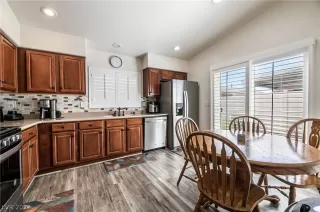 Photo #2: 2471418 Listing 