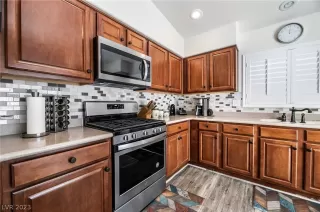 Photo #3: 2471418 Listing 