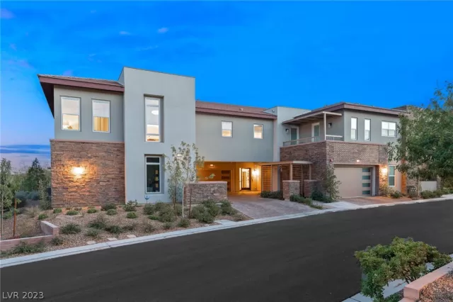 MLS: 2471422 Condo For Sale