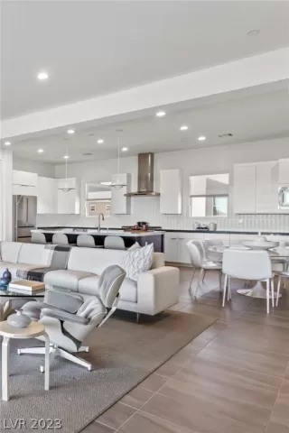 Photo #3: 2471422 Listing 