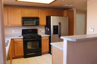Photo #2: 2471431 Listing 