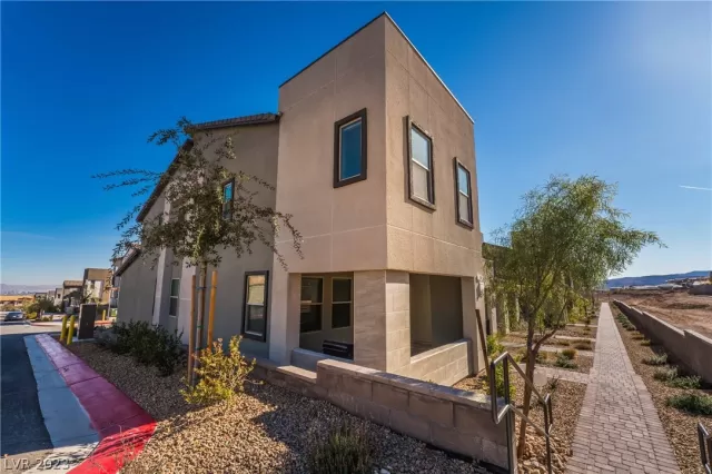 MLS: 2471450 Condo For Sale