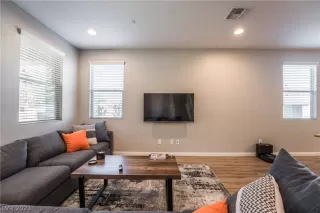 Photo #4: 2471450 Listing 