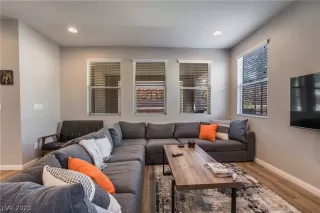 Photo #5: 2471450 Listing 