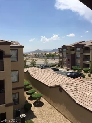 Photo #4: 2471458 Listing