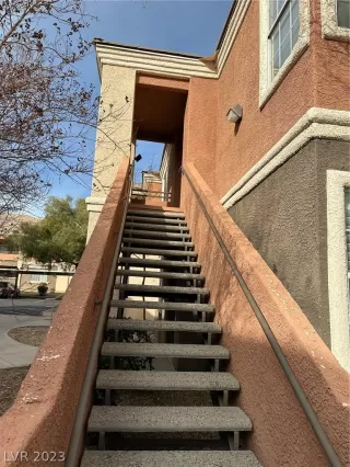 Photo #1: 2471481 Listing 