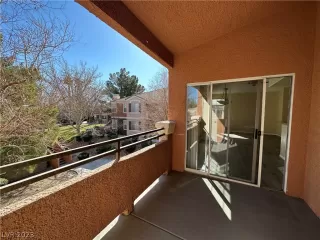 Photo #2: 2471481 Listing 