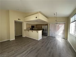 Photo #4: 2471481 Listing 