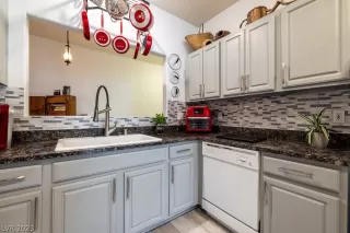 Photo #2: 2471482 Listing