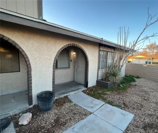 MLS: 2471484 Condo For Sale