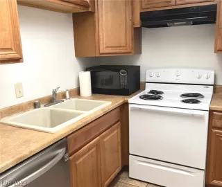 Photo #1: 2471484 Listing