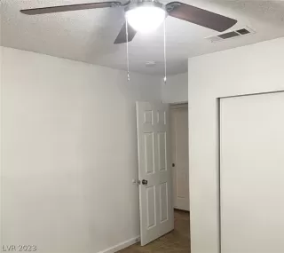 Photo #4: 2471484 Listing