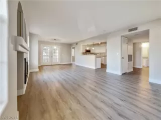 Photo #2: 2471494 Listing