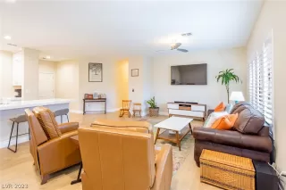 Photo #1: 2471501 Listing 