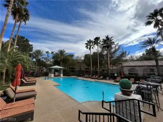 Photo #4: 2471505 Listing 