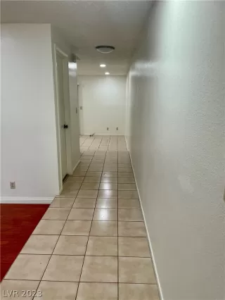 Photo #4: 2471510 Listing 