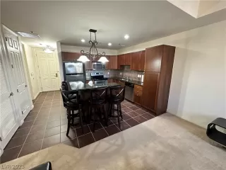 Photo #2: 2471515 Listing 