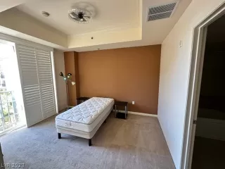 Photo #5: 2471515 Listing 