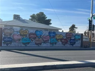 Photo #5: 2471516 Listing