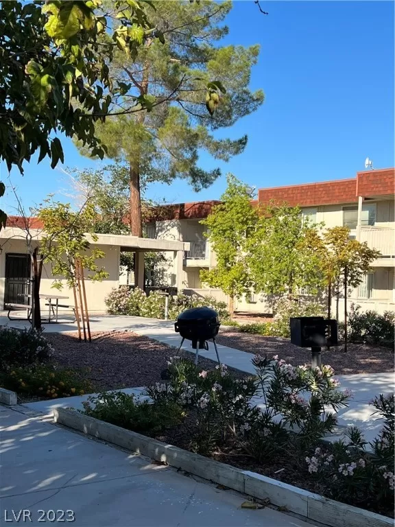 MLS: 2471517 Condo For Sale