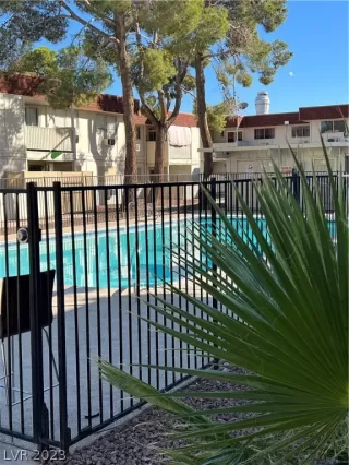 Photo #1: 2471518 Listing