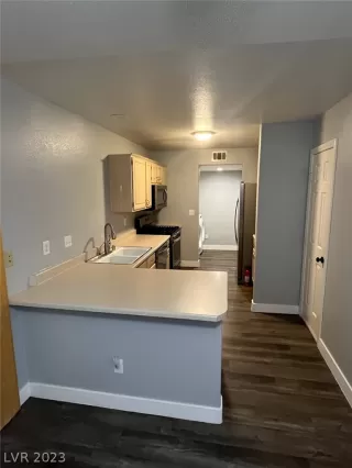 Photo #6: 2471535 Listing 