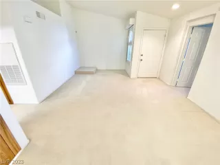 Photo #3: 2471539 Listing 