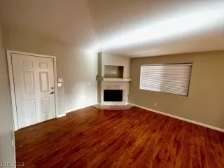 Photo #2: 2471557 Listing 