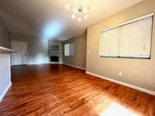 Photo #4: 2471557 Listing 