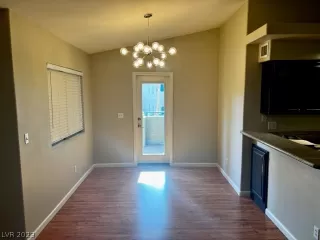 Photo #5: 2471557 Listing 