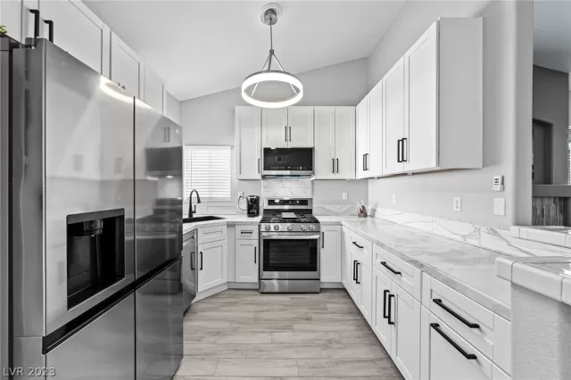 MLS: 2471571 Condo For Sale